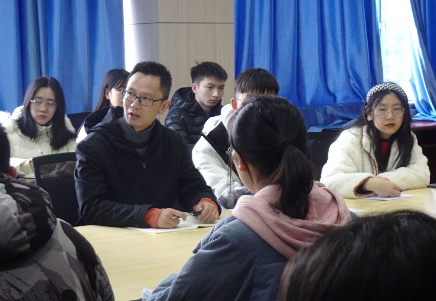 20211219学院团学组织开展第一次座谈会03.jpg