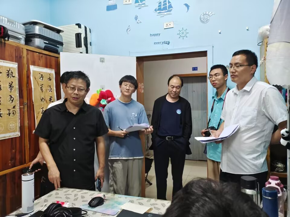 20230621学院开展端午节寝室慰问活动01.jpg