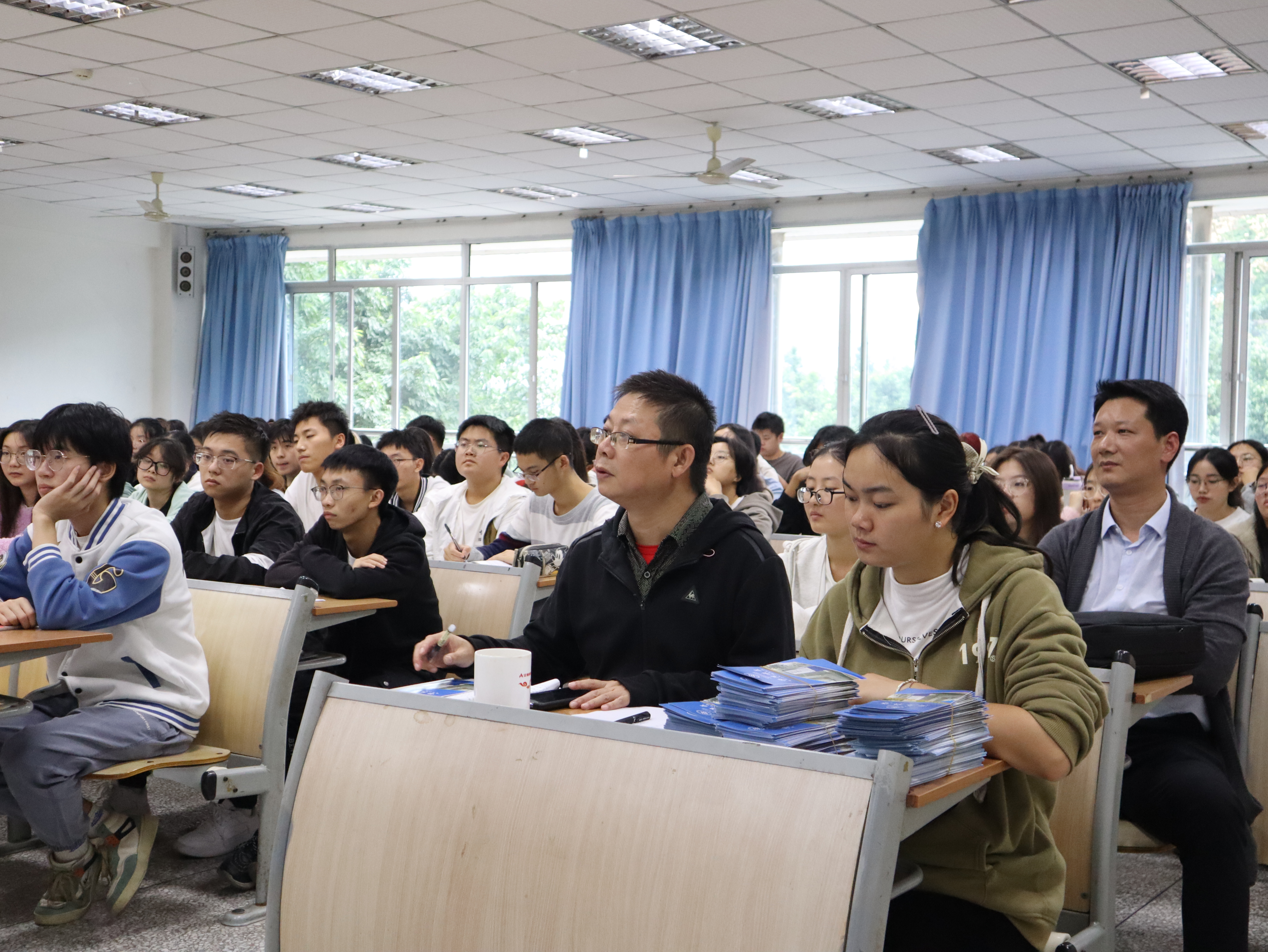 20231025学院学生社区治理宣传、反诈骗讲座圆满成功04.jpg