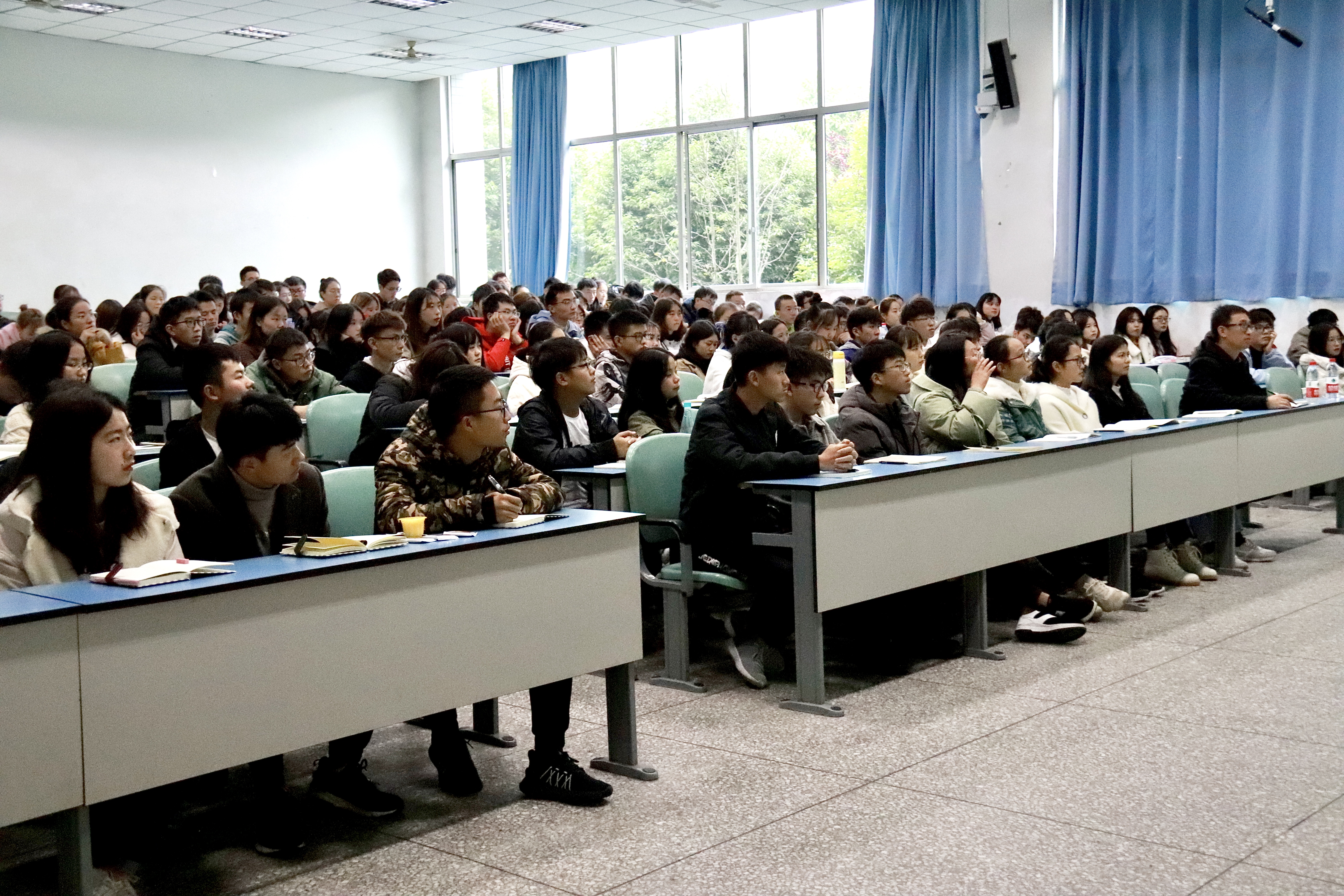20191120我们顺利开展学生干部培训讲座4.jpg