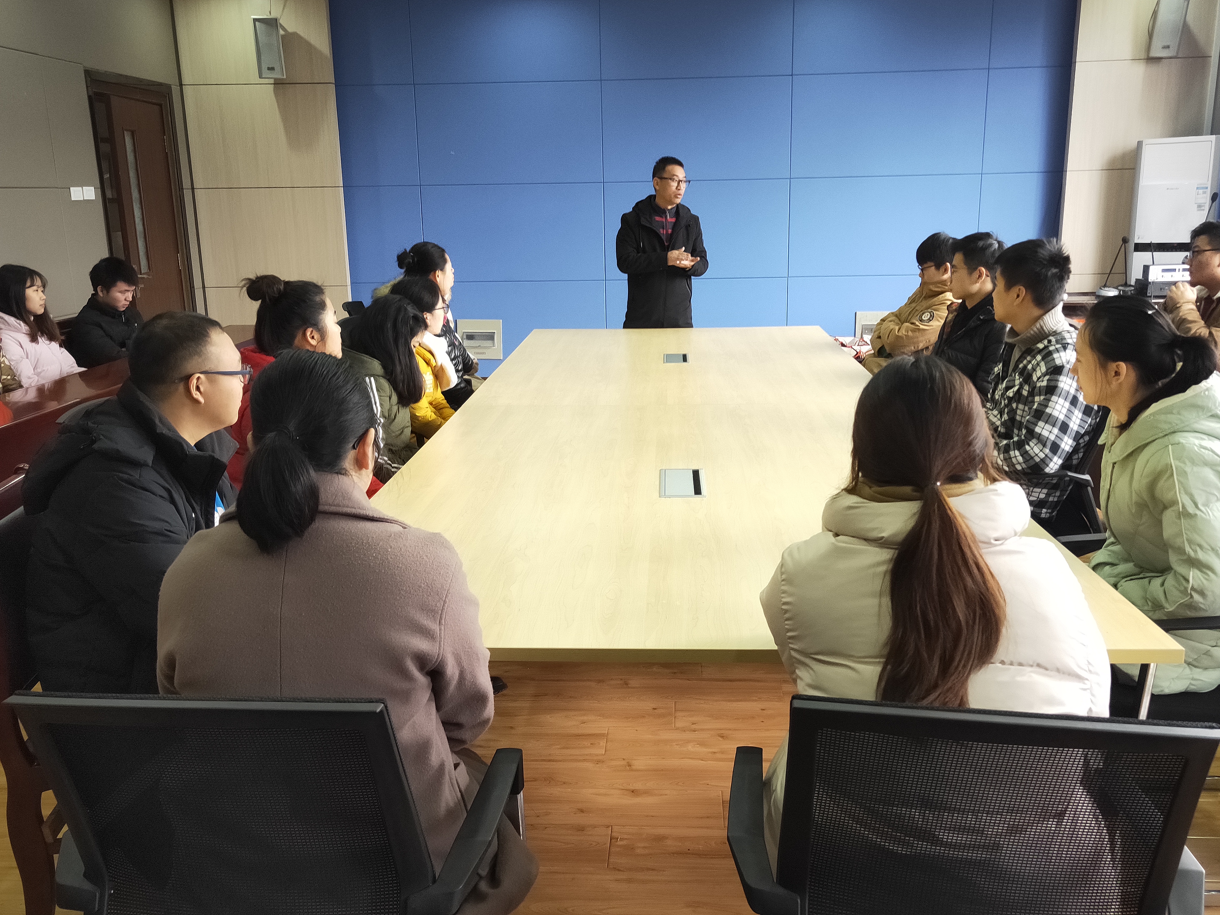 数学与大数据学院开展慰问考研学生活动2.jpg